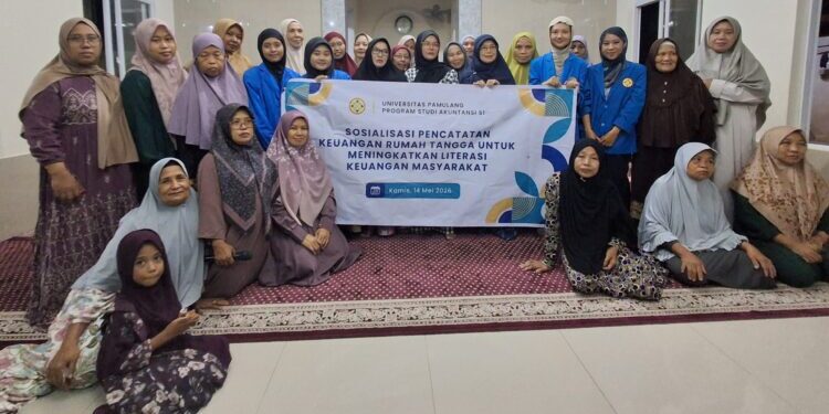 Sosialisasi Pencatatan Keuangan Rumah Tangga untuk Meningkatkan Literasi Keuangan Masyarakat