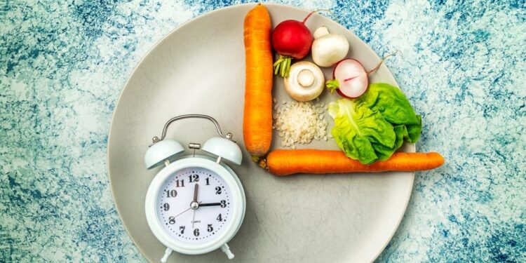 Intermittent Fasting untuk Mengurangi Lemak Perut, Benarkah Efektif?