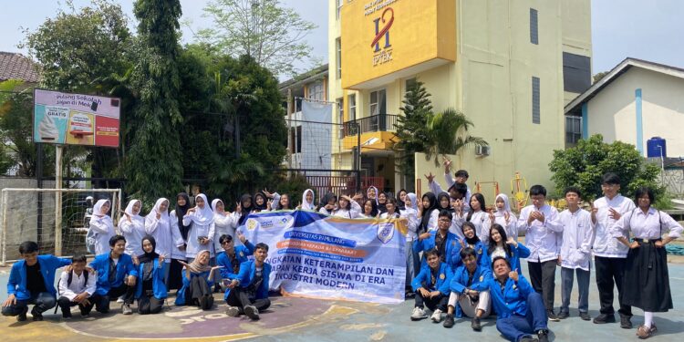 Pemanfaatan Digital Skill (Canva dan Microsoft Office) Untuk Mendukung Produktivitas Siswa SMK