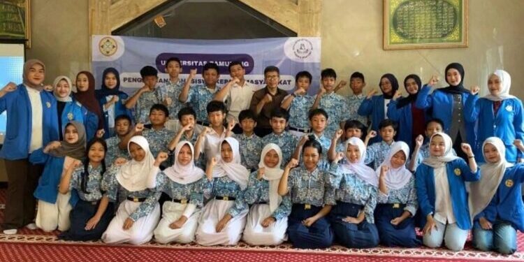 PKM UNPAM: Melatih Siswa SMP Menabung Uang Tunai dalam Kondisi Darurat di Sekolah