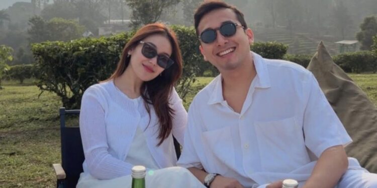 Ayu Ting Ting Akui Pacaran dengan Kevin Gusnadi, Ayah Rozak Beri Restu dan Pesan
