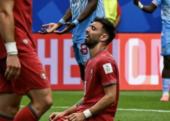 Cristiano Ronaldo Gagal Cetak Gol, Bruno Fernandes Tunjukkan Ekspresi Kecewa