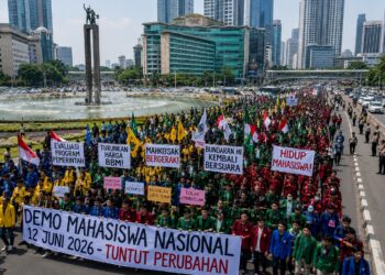 Mahasiswa Menolak Kenaikan Harga BBM dan Mengkritik Ekonomi Pemerintah