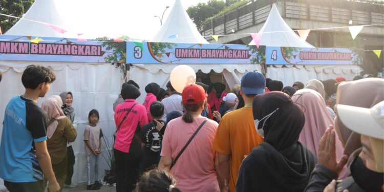 Ribuan Warga Serbu Pasar Rakyat HUT Bhayangkara ke-80 di Pamulang