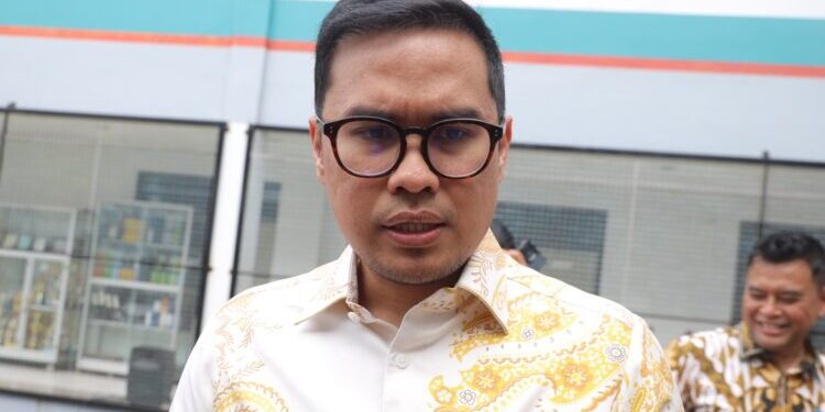 Ringankan Beban Orang Tua, Pemkot Tangsel Gratiskan Seragam Batik dan Olahraga Mulai Tahun Ajaran 2026/2027