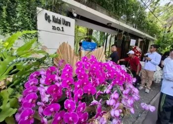 Momen Ulang Tahun ke-65, Kediaman Jokowi di Solo Dipenuhi Karangan Bunga