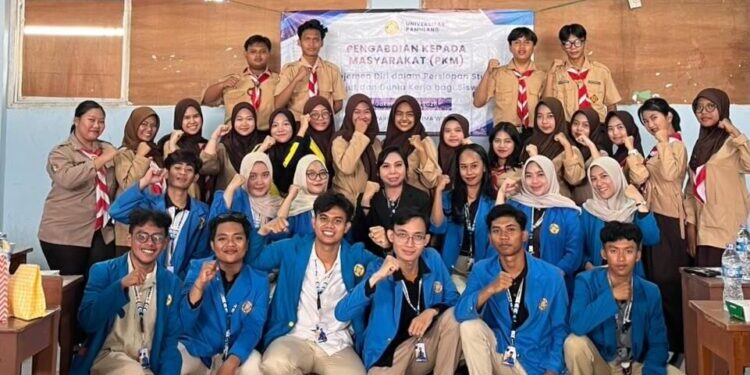Pelatihan Life Skill sebagai Strategi Pengembangan Kompetensi Diri Siswa untuk Kesiapan di Dunia Kerja