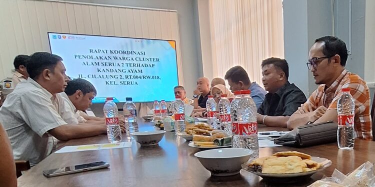 Rapat Protes Kandang Ayam Ciputat Buntu, Warga Sayangkan Dinas, Pemilik Klaim Berizin