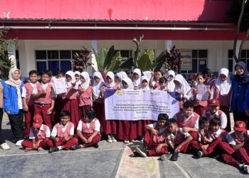 Mahasiswa S1 Akuntansi Unpam Mengembangkan Kreativitas Anak SD lewat Pelatihan Kerajinan Daur Ulang