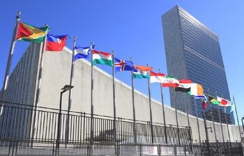 Pria Bakar Diri di Depan Markas PBB New York, Pelaku Kibarkan Bendera Tibet