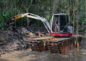 Pemkot Tangsel Keruk Sungai Ciputat, Kurangi Risiko Banjir di Pondok Hijau hingga Narada