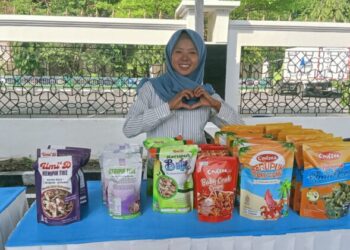 Kisah Rosyidah, Purna Pekerja Migran Indonesia yang Berhasil Kembangkan Usaha Olahan Hasil Laut di Pesisir Indramayu berkat Pelatihan dari BRI Peduli