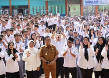 Monitoring Sekolah Gratis dan MBG, Andra Soni: Belajar Baik, Hormati Guru dan Sayangi Teman