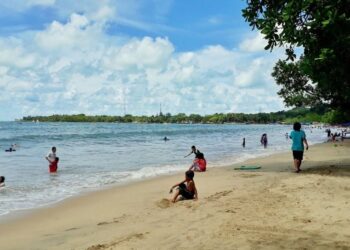 Gunung Anak Krakatau Siaga, Balawista Pastikan Wisata Pantai Pandeglang Tetap Aman