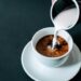 Sering Minum Kopi Pakai Krimer? Dokter Peringatkan Dampaknya pada Kulit Wajah
