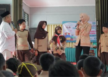 Hari Anak Nasional 2026, DWP Tangsel Edukasi Anti-Bullying dan Bagikan Alat Tulis ke Siswa