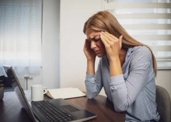 Jangan Sepelekan! Bekerja Tanpa Henti Bisa Picu Stres hingga Penyakit Jantung
