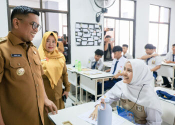 Andra Soni Tegaskan Program Sekolah Gratis Banten Terus Diperluas, Dukung SPMB dan Pendidikan Berkualitas