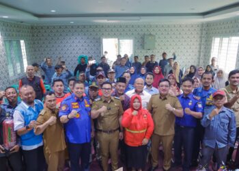 Pemkot Tangsel Perkuat Redkar, Pilar Saga Ichsan Serahkan APAR hingga Pompa Alkon untuk Cegah Kebakaran