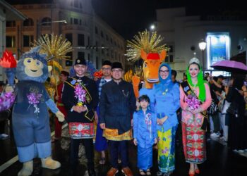 Pilar Pimpin Defile Kota Tangsel di Karnaval Budaya APEKSI 2026, Angkat Keberagaman Budaya Daerah