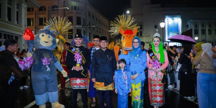 Pilar Pimpin Defile Kota Tangsel di Karnaval Budaya APEKSI 2026, Angkat Keberagaman Budaya Daerah
