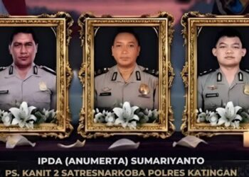 Kapolri Anugerahkan Kenaikan Pangkat Luar Biasa Anumerta kepada Tiga Polisi yang Gugur di Katingan