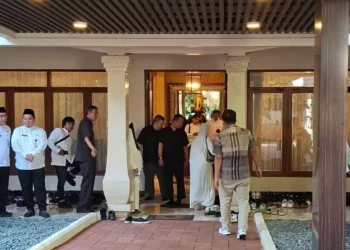 Suasana Rumah Duka Rachmat Gobel, Pelayat Beri Penghormatan Terakhir