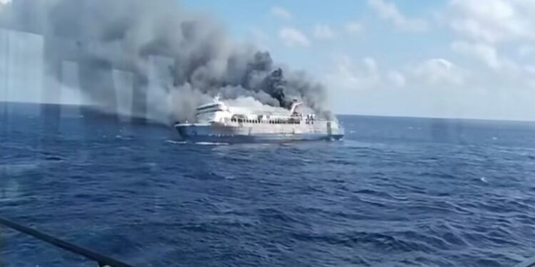 Kebakaran KM Mutiara Sentosa II: 5 Tewas dan 41 Penumpang Belum Ditemukan