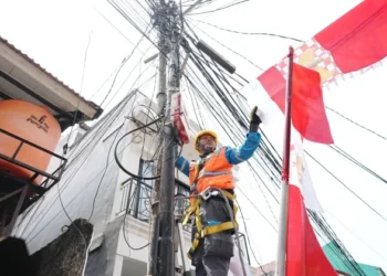 PLN Ingatkan Warga Jelang 17 Agustus: Dekorasi Wajib Berjarak 3 Meter dari Jaringan Listrik