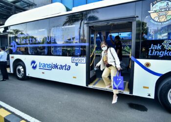 Viral Penumpang Diturunkan dari Bus karena Bau Menyengat, TransJakarta Minta Maaf
