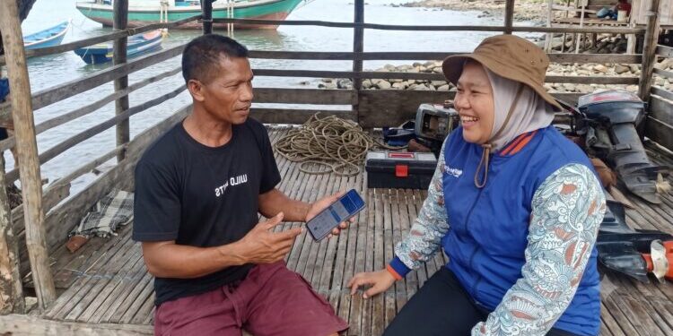 Terjang Ombak, Dedikasi Mantri BRI yang Membuka Jalan Akses Finansial hingga Perbaiki Nasib Nelayan di Pulau Seram