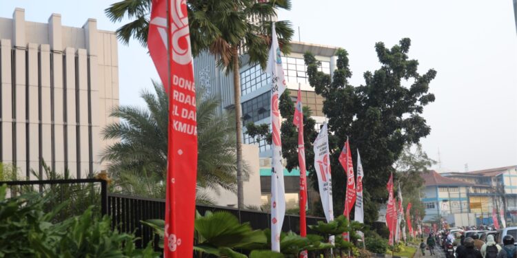 Jelang HUT ke-81 RI, Tangsel Mulai Dipenuhi Bendera Merah Putih