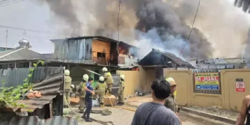 Bakar Sampah Diduga Picu Kebakaran Duren Sawit, 40 Bangunan Hangus