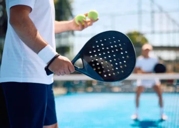 Tips Memilih Raket Padel untuk Pemula, Kenali Bentuk dan Bobotnya