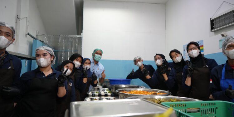 BGN Pantau Dapur MBG Pukul 02.00 Lewat Zoom, Pengawas Gizi Wajib Siaga
