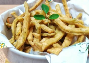 Resep Stik Daun Kelor Renyah, Camilan Sehat yang Disukai Anak