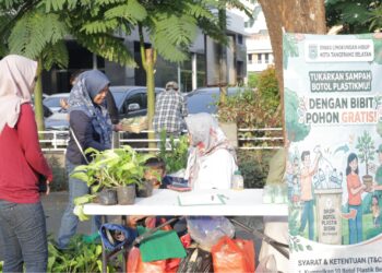 Tukar Sampah Plastik dengan Bibit Tanaman, DLH Tangsel Edukasi Warga di CFD BSD