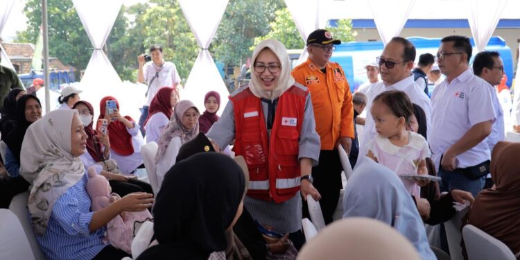 Kekeringan Melanda Keranggan Tangsel, PMI Salurkan 16.000 Liter Air Bersih