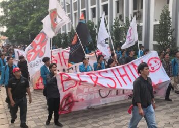 Ratusan Mahasiswa UIN Jakarta Demo, Desak Dugaan Korupsi Eks Rektor Diusut Tuntas