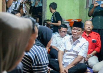 Gubernur Banten Andra Soni Datang ke Rumah Duka Surakman, Korban Hilang di Selat Sunda