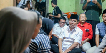 Gubernur Banten Andra Soni Datang ke Rumah Duka Surakman, Korban Hilang di Selat Sunda