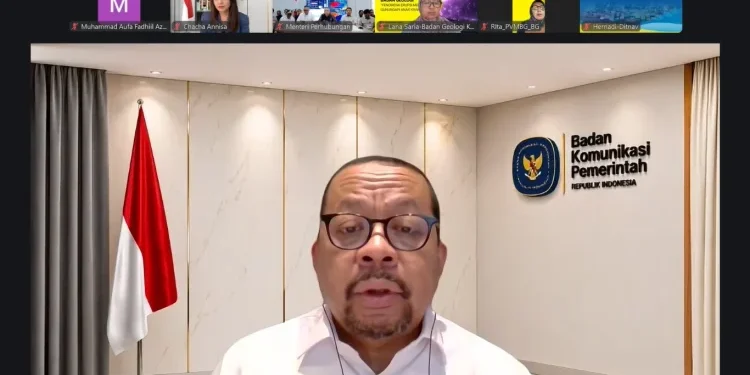 Abu Vulkanik Anak Krakatau Meluas, Pemerintah Kaji PJJ untuk Sekolah Terdampak
