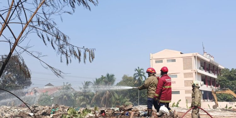 Pembakaran Sampah Mandiri Berujung Bencana, Dampak Buruk bagi Lingkungan
