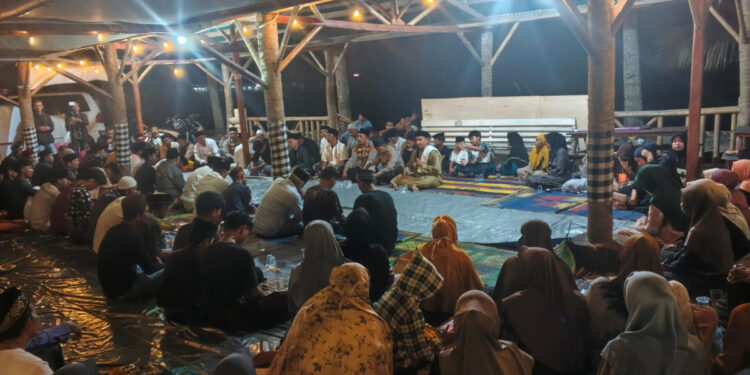 Doa Bersama Digelar di Dermaga Marina Carita, 5 Jurnalis dan 3 Kru Kapal Hilang di Selat Sunda Masih Dicari