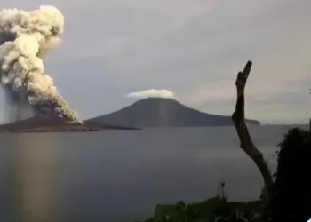 Sampai Kapan Anak Krakatau Erupsi? Badan Geologi Ungkap Jawabannya