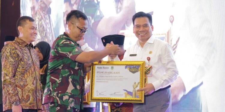 Kadis Kominfo Tangsel Asep Nurdin Raih Radar Banten Awards 2026 Berkat Inovasi Tangsel One