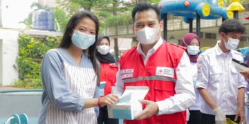 Abu Anak Krakatau Menyebar, Pemkot Tangsel Bagikan 14.000 Masker Gratis ke Warga