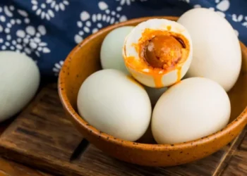 Rahasia Telur Asin Gurih Ternyata Bisa Dibuat Sendiri, Begini Caranya