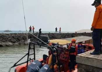 Tim SAR Gabungan Kerahkan 7 SRU, Pencarian 8 Orang di Selat Sunda Masih Nihil
