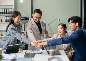 SDM Bukan NPC! Kenapa Orang-Orang di Balik Layar Justru Jadi Kunci Kesuksesan Perusahaan?